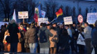 O nouă zi de proteste ale românilor la Bucureşti, în ţară şi în afara graniţelor