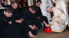 În Joia Mare, episcopul Florentin Crihălmeanu a spălat picioarele a 12 studenţi seminarişti şi preoţi