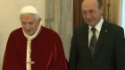 Preşedintele Băsescu a primit în dar de la Suveranul Pontif o medalie aniversară a pontificatului său