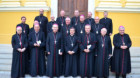 Episcopii catolici îl invită pe Papa Francisc în România
