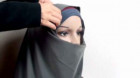 Olanda: Senatul a adoptat o lege care interzice vălul islamic în clădirile publice