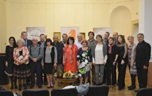 Alaturi de o parte din membri Cercului Literar de la Cluj