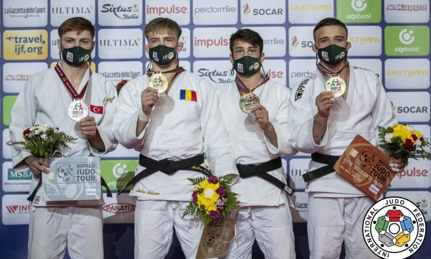 Adrian Sulca, al doilea din stanga